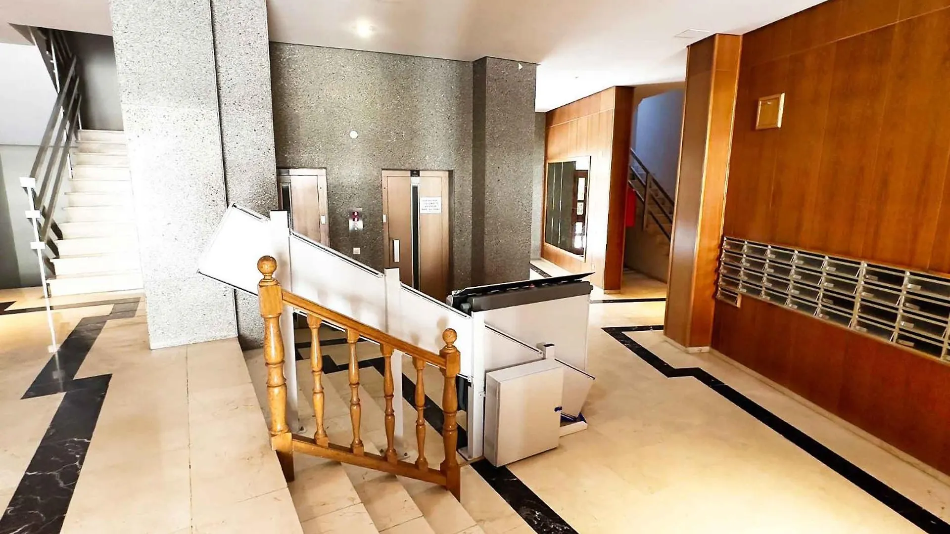 1 Bedroom Apartment Second Line Beach- Parque Marbella Building 0*,  Spanien